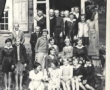 Dziedziniec starej szkoły w Dziadkowicach lata 60, zdjecie Alicji Zalewskiej